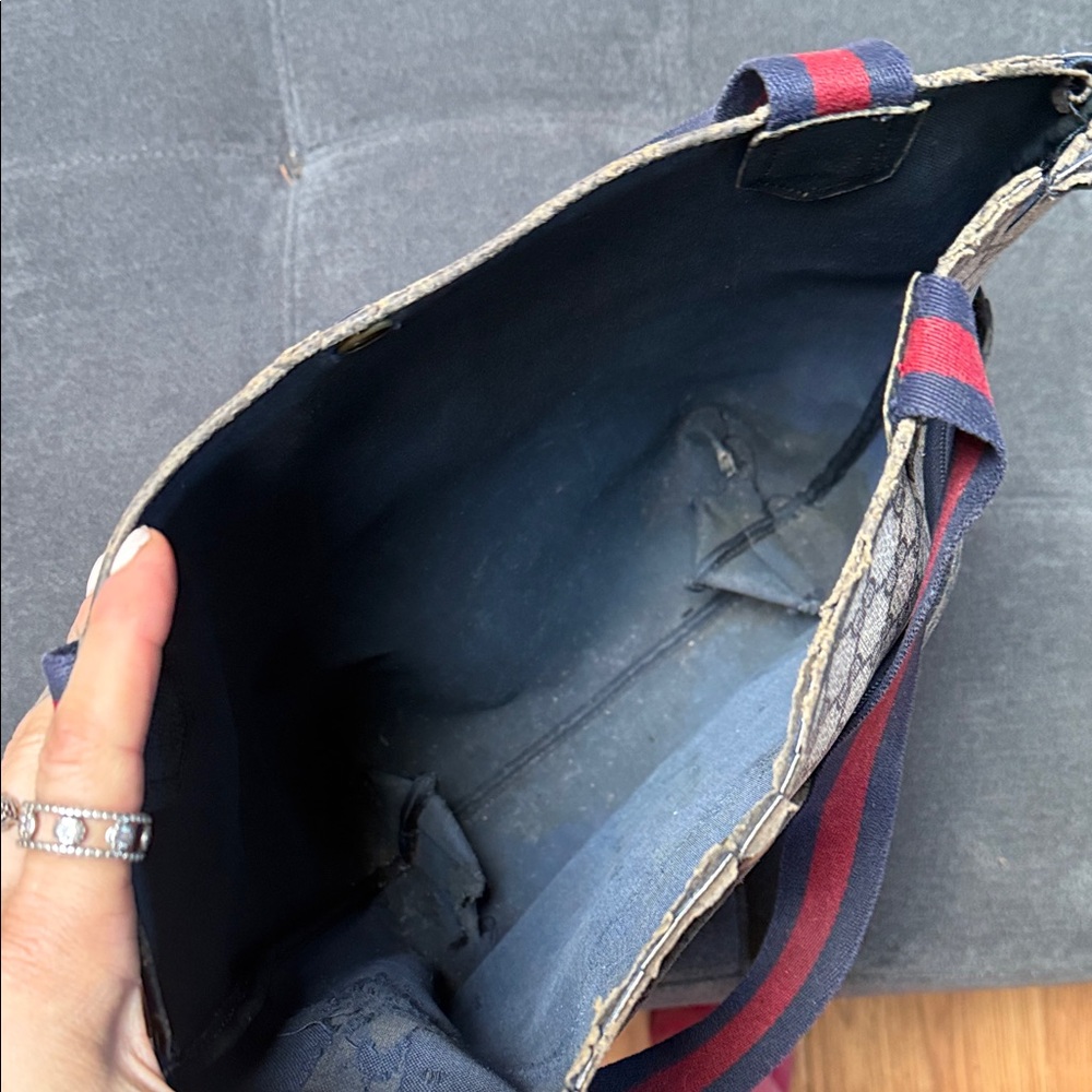 Gucci Beige and Navy Tote with Red Accents - Picture 2 of 5